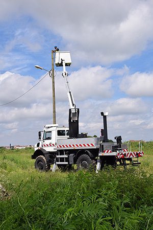 cherry picker lorry with telescopic arm