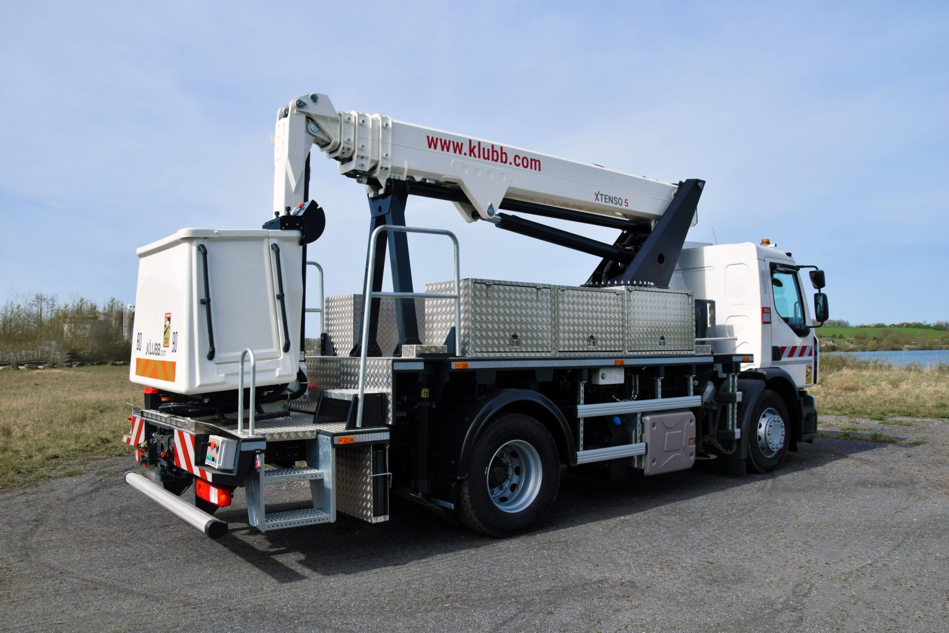 25,5m Truck Cherry Picker on a heavy truck Truck & Chassis Mounted CPL